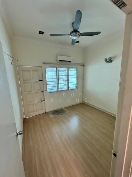 2-storey Terraced House for Sale in Taman Lestari Putra (Seri Kembangan) - Yusuf Surachei - Interior - PropertyGuru.com.my