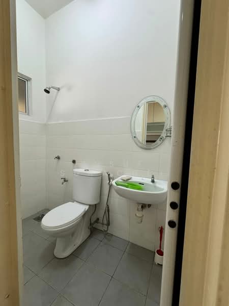 2-storey Terraced House for Sale in Taman Lestari Putra (Seri Kembangan) - Yusuf Surachei - Bathroom - PropertyGuru.com.my