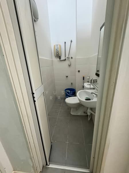 2-storey Terraced House for Sale in Taman Lestari Putra (Seri Kembangan) - Yusuf Surachei - Bathroom - PropertyGuru.com.my