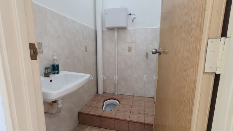 1-storey Terraced House for Sale in Tanjong Minyak (Melaka) - Shawn Teh - Bathroom - PropertyGuru.com.my