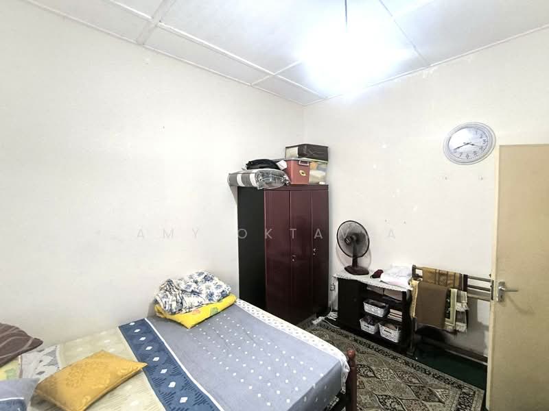Seksyen 14 untuk Untuk Dijual - RM 950,000, Mac 2026 - Bedroom - PropertyGuru.com.my