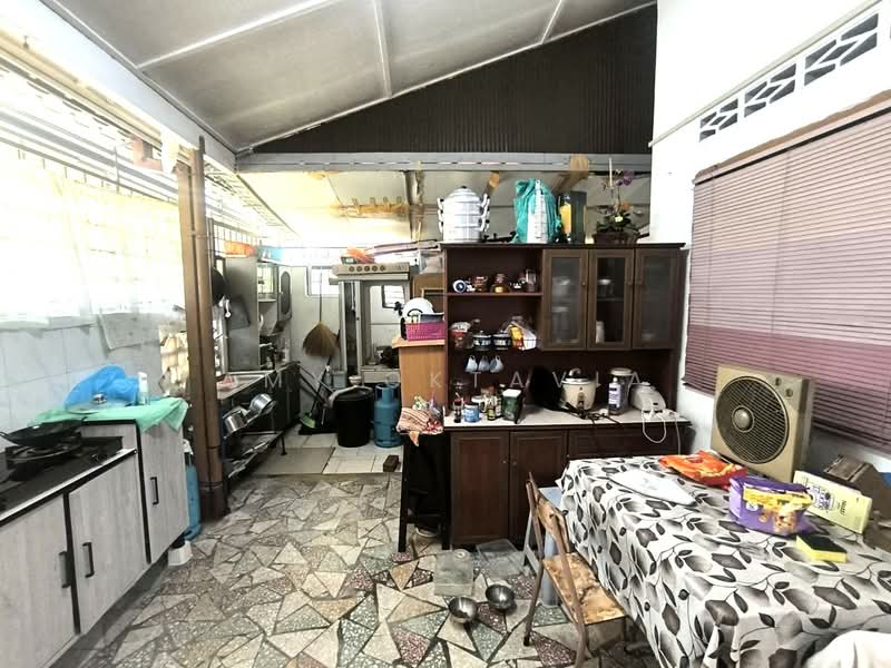 Seksyen 14 untuk Untuk Dijual - RM 950,000, Mac 2026 - Kitchen - PropertyGuru.com.my