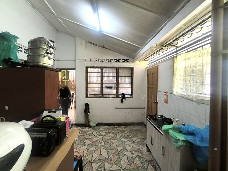 Seksyen 14 untuk Untuk Dijual - RM 950,000, Mac 2026 - Kitchen - PropertyGuru.com.my