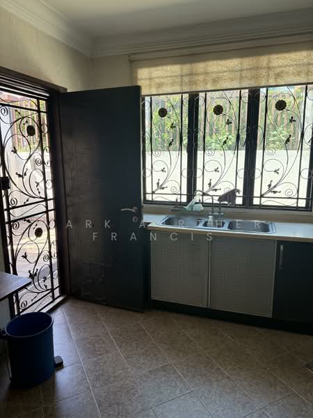 Taman Yarl untuk Untuk Dijual - RM 2,500,000, Mac 2026 - Kitchen - PropertyGuru.com.my