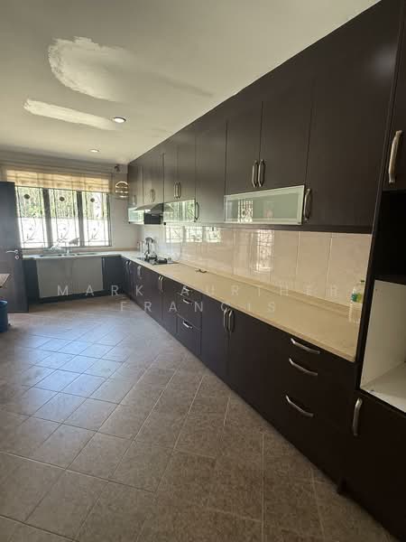 Taman Yarl untuk Untuk Dijual - RM 2,500,000, Mac 2026 - Kitchen - PropertyGuru.com.my