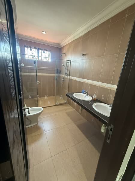 Taman Yarl untuk Untuk Dijual - RM 2,500,000, Mac 2026 - Bathroom - PropertyGuru.com.my
