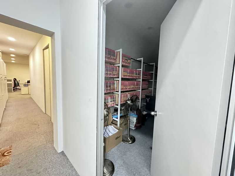 Kedai / Pejabat untuk Dijual di Kuchai Business Park (Kuala Lumpur) - Peck Lin Yap - Corridor - PropertyGuru.com.my