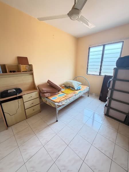 Halaman Kenanga untuk Untuk Dijual - RM 295,000, Mac 2026 - Bedroom - PropertyGuru.com.my