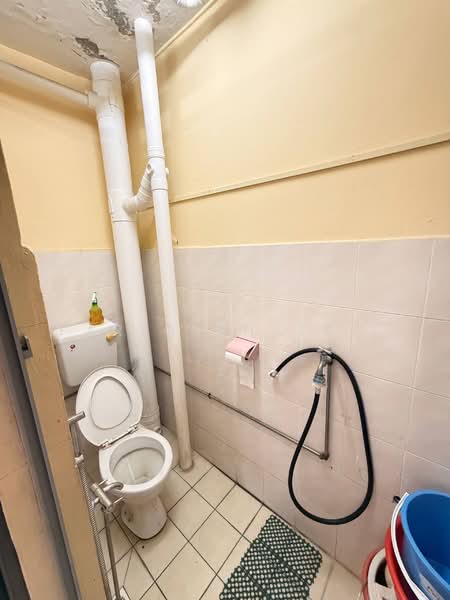 Halaman Kenanga untuk Untuk Dijual - RM 295,000, Mac 2026 - Bathroom - PropertyGuru.com.my