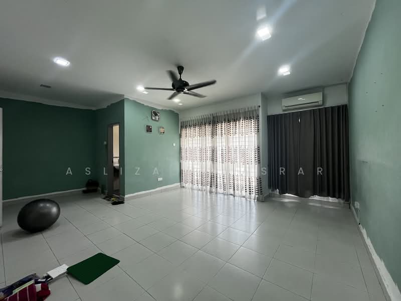Rumah Teres untuk Dijual di Aman Putri (Sungai Buloh) - Asliza Md Asrar - Master bedroom - PropertyGuru.com.my
