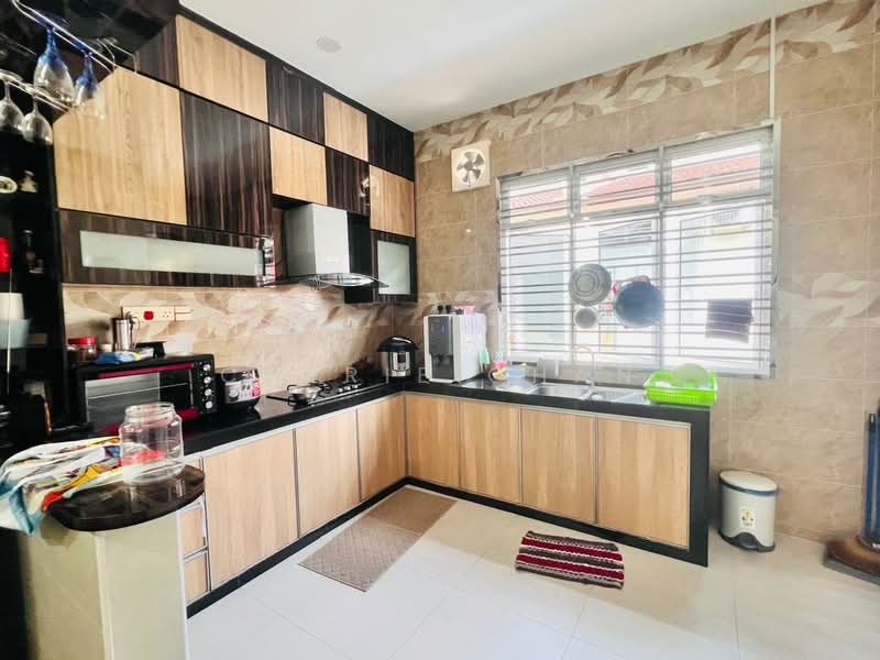 1-storey Terraced House for Sale in Taman Bestari Indah (Ulu Tiram) - Cherie Chan - Kitchen - PropertyGuru.com.my