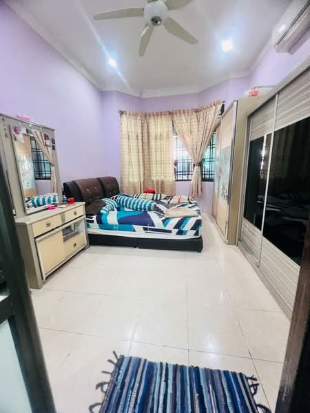 1-storey Terraced House for Sale in Taman Bestari Indah (Ulu Tiram) - Cherie Chan - Bedroom - PropertyGuru.com.my
