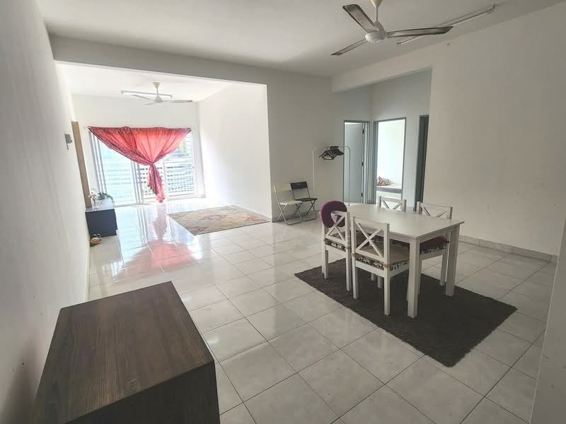 Puncak Saujana untuk Untuk Dijual - RM 285,000, Mac 2026 - Living Room - PropertyGuru.com.my