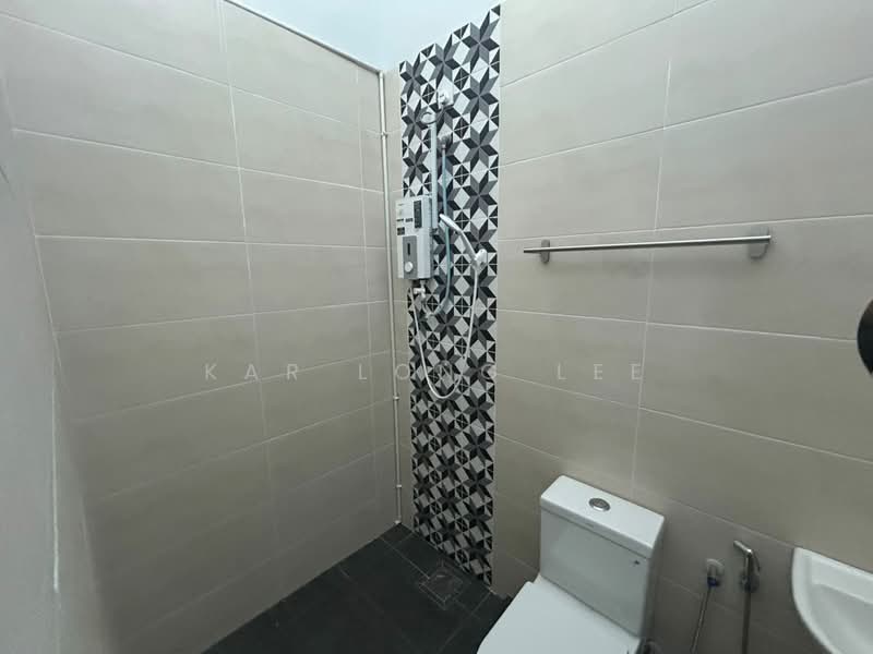 Semi-Detached House for Sale in Bandar Lahat Mines (Lahat) - Kar Long Lee - Bathroom - PropertyGuru.com.my