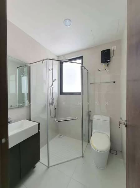 Kondominium untuk Dijual di Amberside @ Country Garden Danga Bay - Mindy Heng - Bathroom - PropertyGuru.com.my