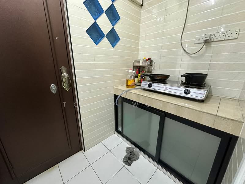 Terraced House for Sale in Bandar Sungai Long (Selangor) - Tommy Wong Phang - Kitchen - PropertyGuru.com.my