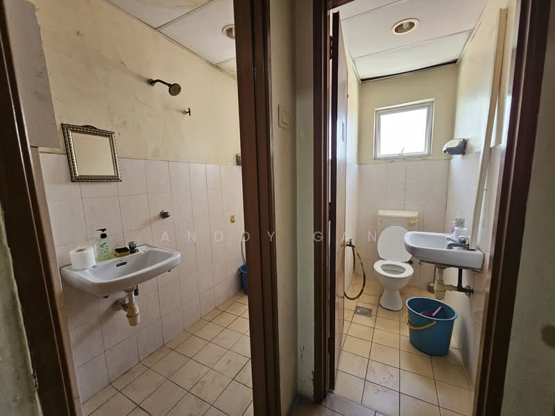 Taman Chi Liung untuk Untuk Dijual - RM 350,000, Mac 2026 - Bathroom - PropertyGuru.com.my