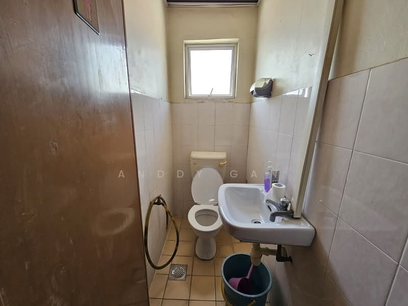 Taman Chi Liung untuk Untuk Dijual - RM 350,000, Mac 2026 - Bathroom - PropertyGuru.com.my