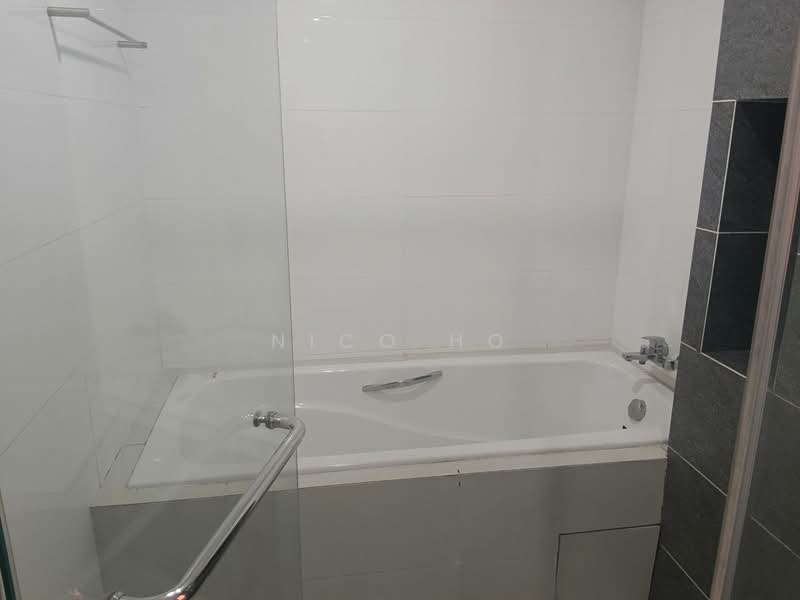 Apartment for Sale at Ponderosa Lakeside Apartment - Nico Ho - Bathroom - PropertyGuru.com.my