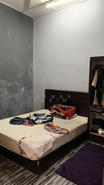 Taman Sri Serdang untuk Untuk Dijual - RM 420,000, Mac 2026 - Bedroom - PropertyGuru.com.my