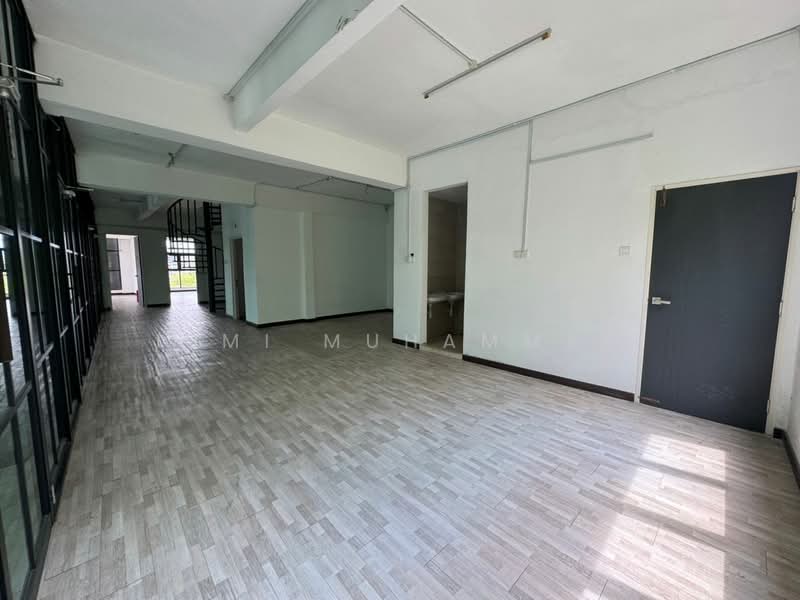 Shop / Office for Sale in Senawang (Negeri Sembilan) - Ismi Muhammad - Interior - PropertyGuru.com.my
