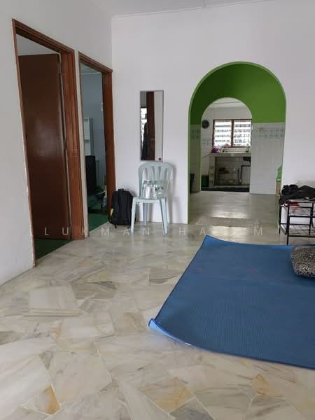 Taman Sri Serdang untuk Untuk Dijual - RM 370,000, Mac 2026 - Living Room - PropertyGuru.com.my