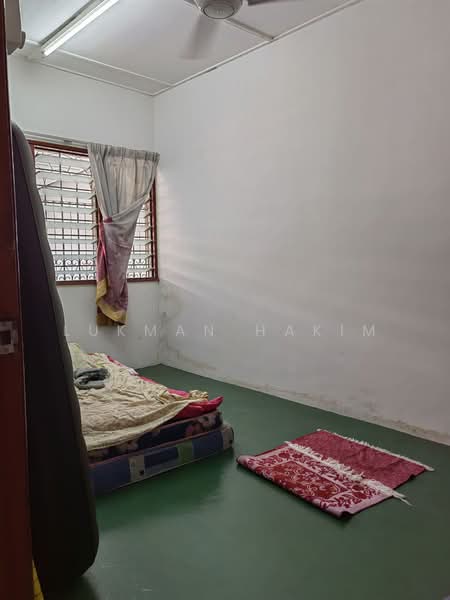 Taman Sri Serdang untuk Untuk Dijual - RM 370,000, Mac 2026 - Bedroom - PropertyGuru.com.my