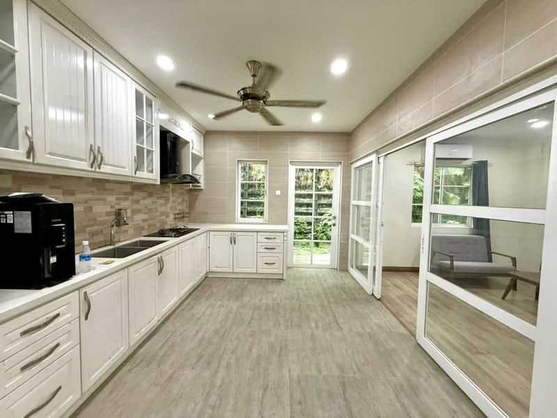 Semi-Detached House for Rent in Shah Alam (Selangor) - Terry Yee - Kitchen - PropertyGuru.com.my