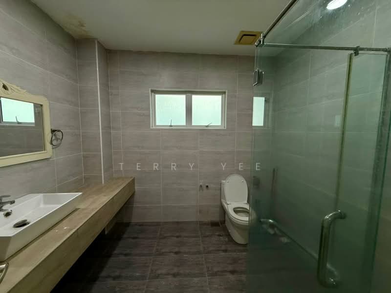 Semi-Detached House for Rent in Shah Alam (Selangor) - Terry Yee - Bathroom - PropertyGuru.com.my