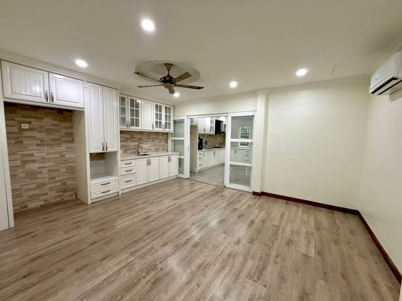 Semi-Detached House for Rent in Shah Alam (Selangor) - Terry Yee - Kitchen - PropertyGuru.com.my