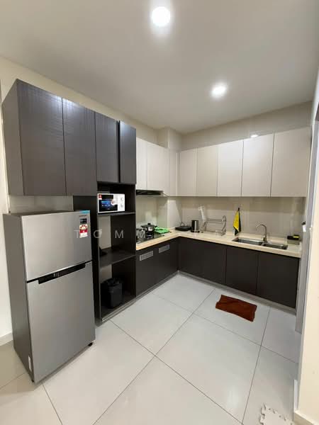 Kings Bay @ Country Garden Danga Bay untuk Untuk Disewa - RM 2,600 /bulan, Mac 2026 - Kitchen - PropertyGuru.com.my