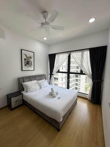 Kings Bay @ Country Garden Danga Bay untuk Untuk Disewa - RM 2,600 /bulan, Mac 2026 - Bedroom - PropertyGuru.com.my