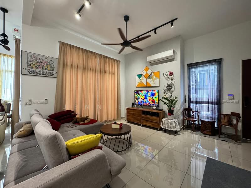 Semi-Detached House for Sale in Setia Alam (Selangor) - Jennie Chew - Living Room - PropertyGuru.com.my