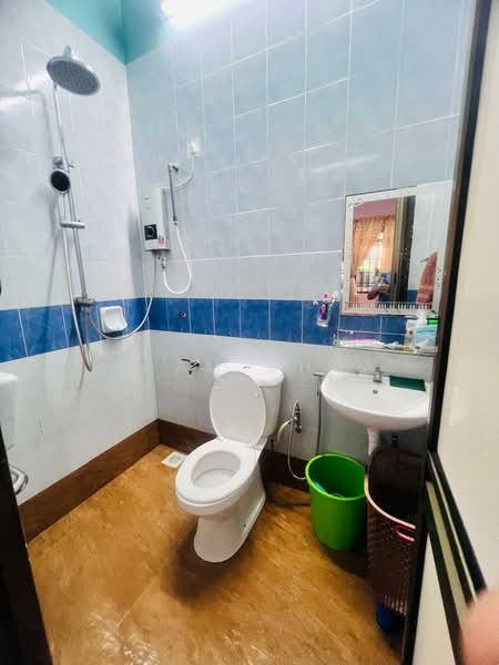 1-storey Terraced House for Sale in Taman Bestari Indah (Ulu Tiram) - Adam Chua - Bathroom - PropertyGuru.com.my