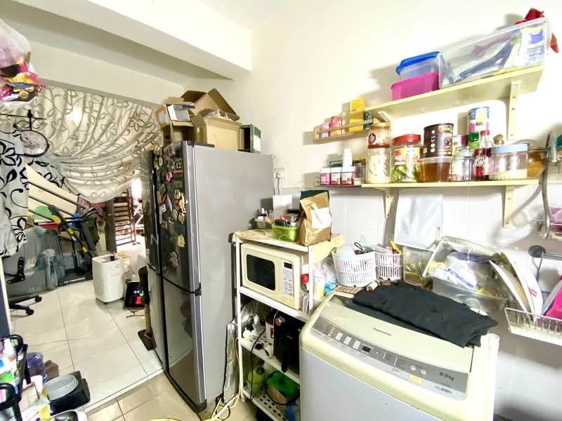 Taman Salak Perdana untuk Untuk Dijual - RM 380,000, Mac 2026 - Kitchen - PropertyGuru.com.my