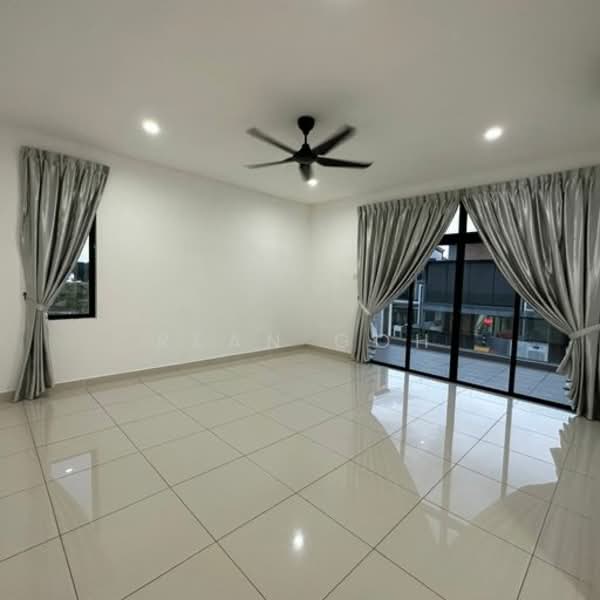 2-storey Terraced House for Sale in Bandar Cemerlang (Ulu Tiram) - Rean Goh - Living Room - PropertyGuru.com.my