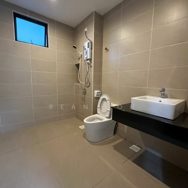 2-storey Terraced House for Sale in Bandar Cemerlang (Ulu Tiram) - Rean Goh - Bathroom - PropertyGuru.com.my