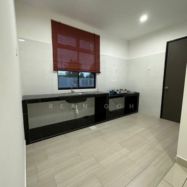 2-storey Terraced House for Sale in Bandar Cemerlang (Ulu Tiram) - Rean Goh - Kitchen - PropertyGuru.com.my