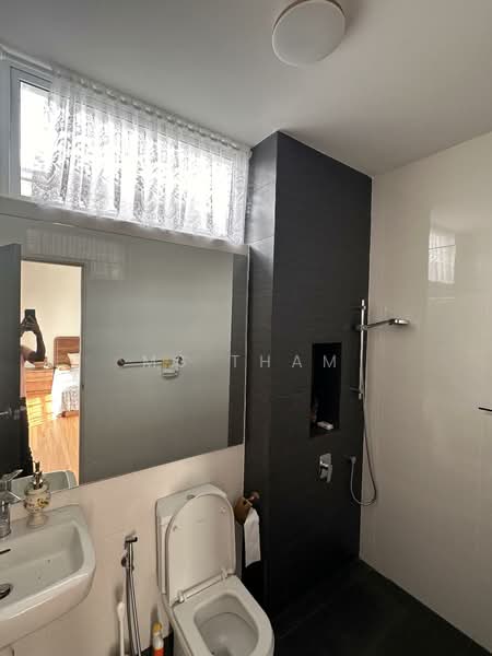 Semi-Detached House for Rent in Senibong (Permas Jaya) - Ms Tham - Bathroom - PropertyGuru.com.my