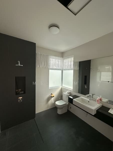 Semi-Detached House for Rent in Senibong (Permas Jaya) - Ms Tham - Bathroom - PropertyGuru.com.my