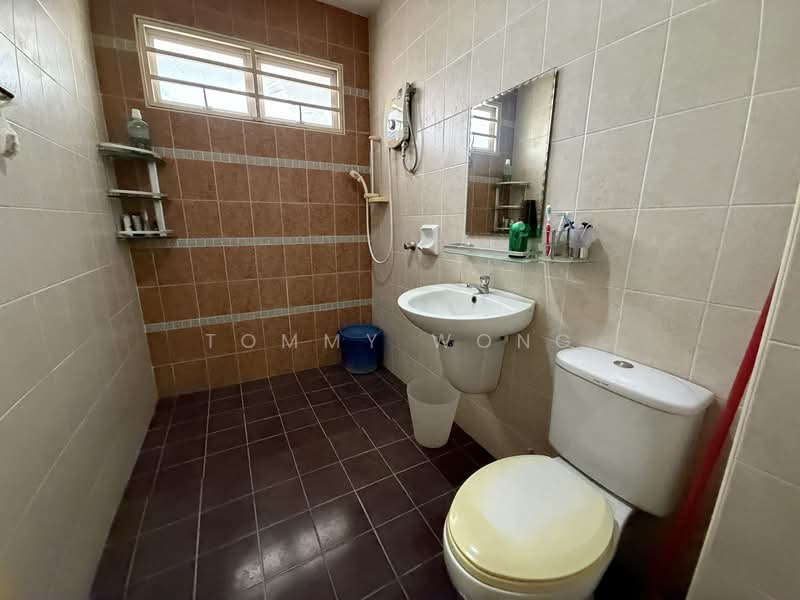 2.5-storey Terraced House for Sale in Bandar Mahkota Cheras (Cheras) - Tommy Wong - Bathroom - PropertyGuru.com.my