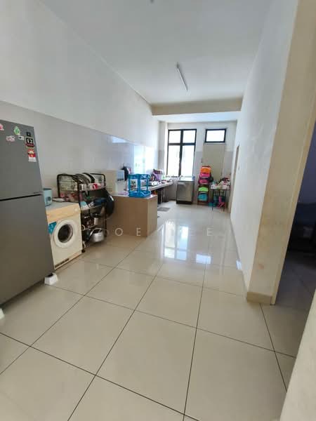 Semi-Detached House for Sale in Bandar Cemerlang (Ulu Tiram) - Zoe Lee - Kitchen - PropertyGuru.com.my