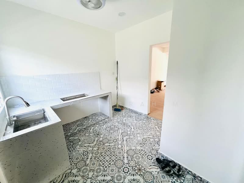 2-storey Terraced House for Sale in Taman Sri Tanjung (Semenyih) - Azli Ibrahim - Kitchen - PropertyGuru.com.my