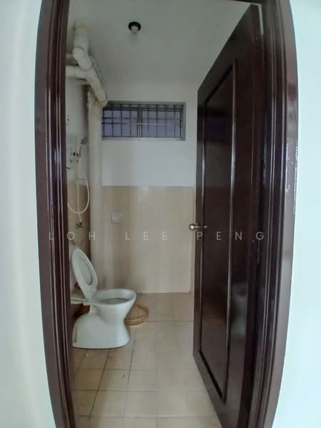 Apartment for Sale at Lake View Suites - Loh Lee Peng - Bathroom - PropertyGuru.com.my