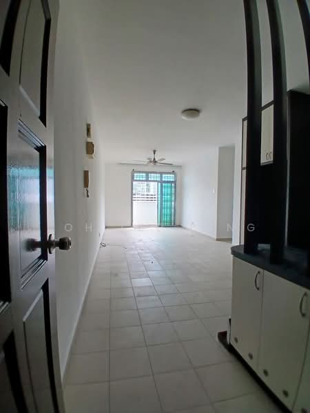 Apartment for Sale at Lake View Suites - Loh Lee Peng - Living Room - PropertyGuru.com.my