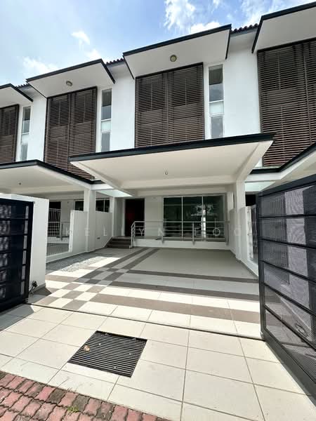 3-storey Terraced House for Sale in Klebang Besar (Klebang) - Kellyn Foo - Exterior - PropertyGuru.com.my