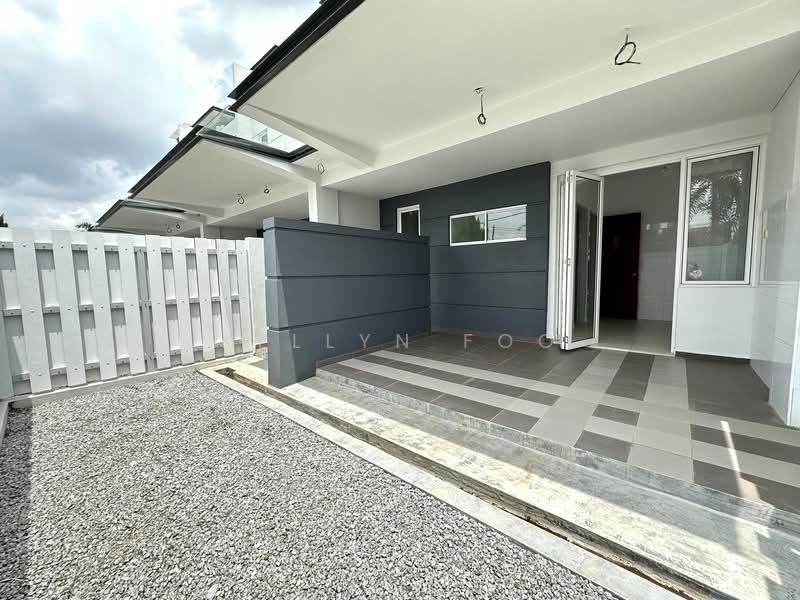 3-storey Terraced House for Sale in Klebang Besar (Klebang) - Kellyn Foo - Exterior - PropertyGuru.com.my