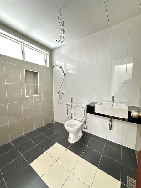 3-storey Terraced House for Sale in Klebang Besar (Klebang) - Kellyn Foo - Bathroom - PropertyGuru.com.my