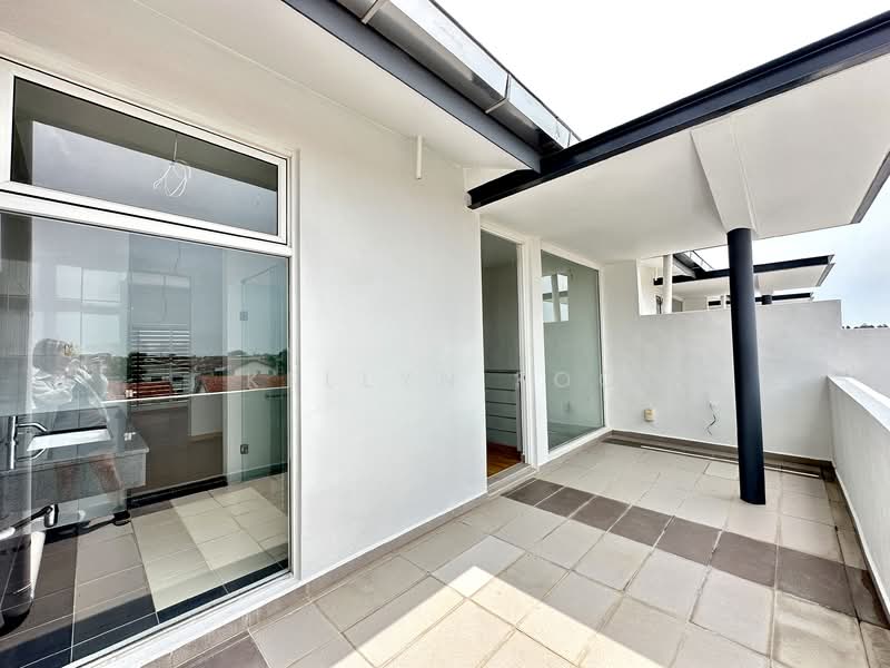 3-storey Terraced House for Sale in Klebang Besar (Klebang) - Kellyn Foo - Balcony - PropertyGuru.com.my
