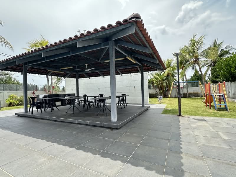 3-storey Terraced House for Sale in Klebang Besar (Klebang) - Kellyn Foo - Exterior - PropertyGuru.com.my